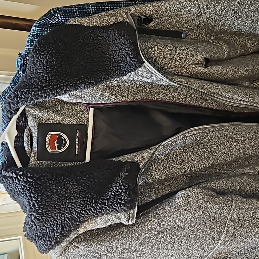 1 Madison Expedition jacket. Size m
